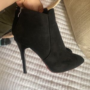 Heeled boots
